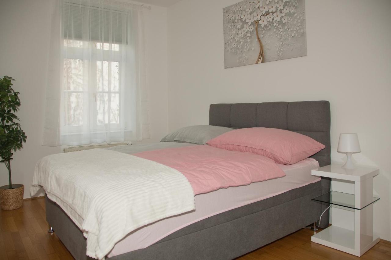 Blue Lotus Apartment Vienna Exterior photo